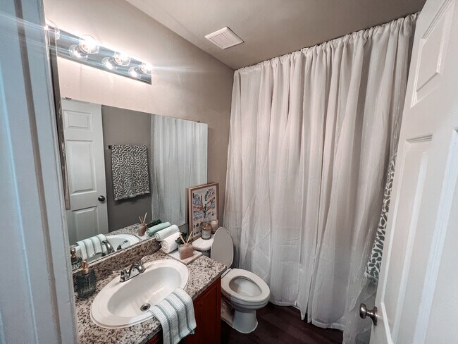 Photo - Elevate On Cascade Trails