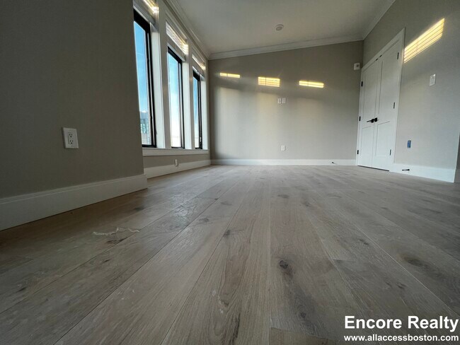 Photo - 201 Everett St