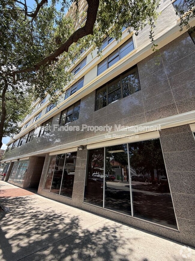 Building Photo - 311 Ashley St W Rental