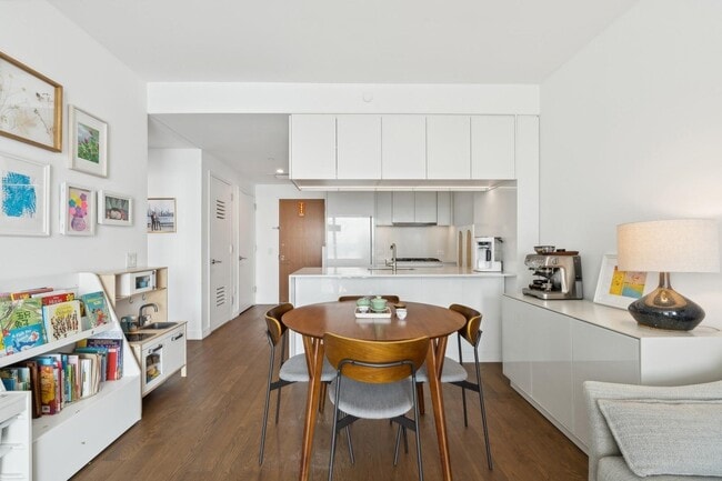 Photo - 99 Hudson St Unit 3712