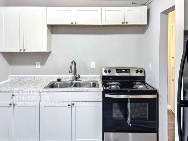 Photo - 778 Northview Ave