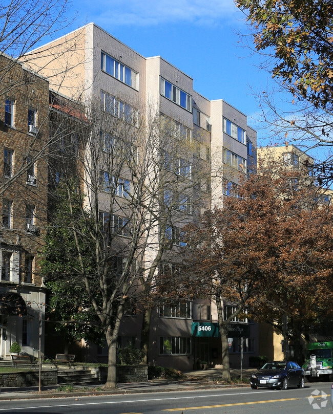 Photo - Chase Plaza Apartments