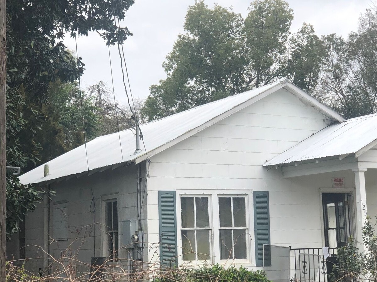 Photo - 125 Elenore St