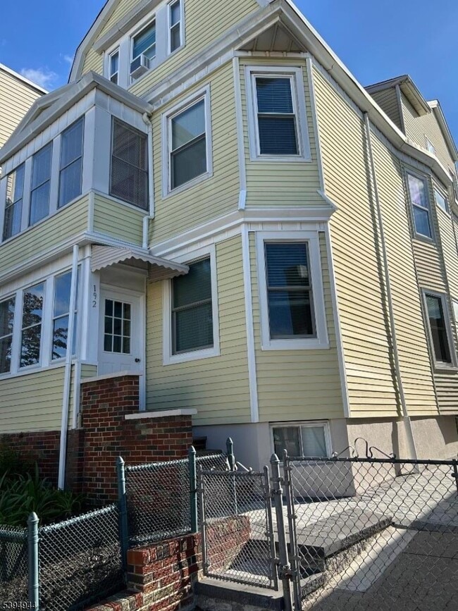 Photo - 192 Kearny Ave