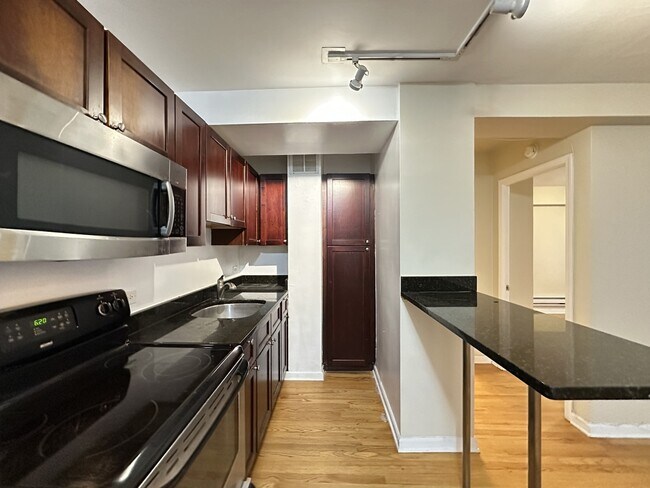 Photo - 4180 N Marine Dr Unit 4041