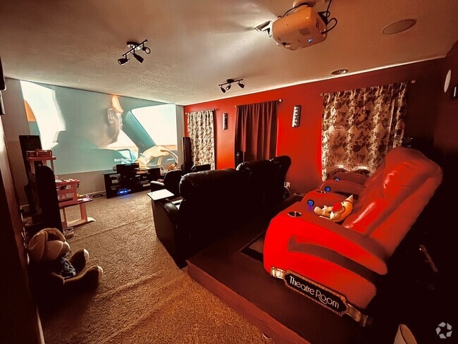 Building Photo - ONE OF A KIND 5bed/4bath!  *HOME THEATER* ...