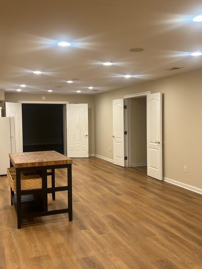 Photo - 19005 Castleguard Ct Unit Lower Level Apartment