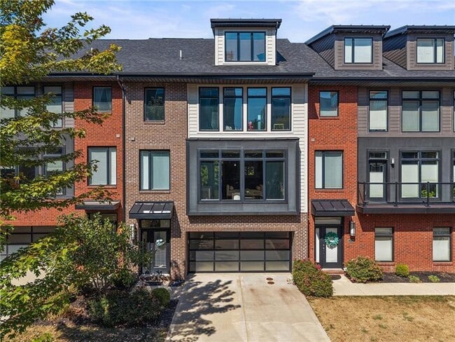 Photo - 148 Reizenstein Way