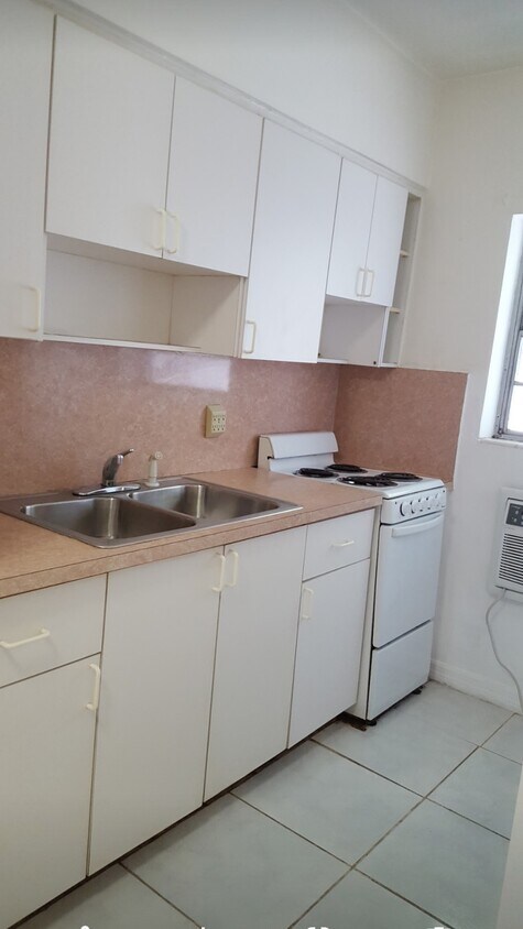 Photo - 8531 Harding Ave (Miami Beach, FL)