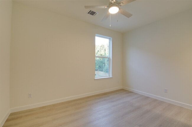 Photo - 957 Ringold St