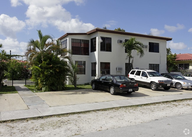 Photo - 1210 NE 110th St