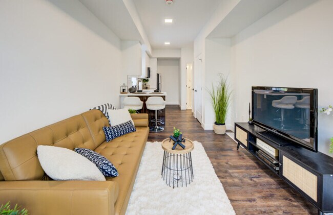 Photo - 132 Woolwich St