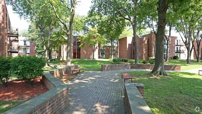 Courtyard 3