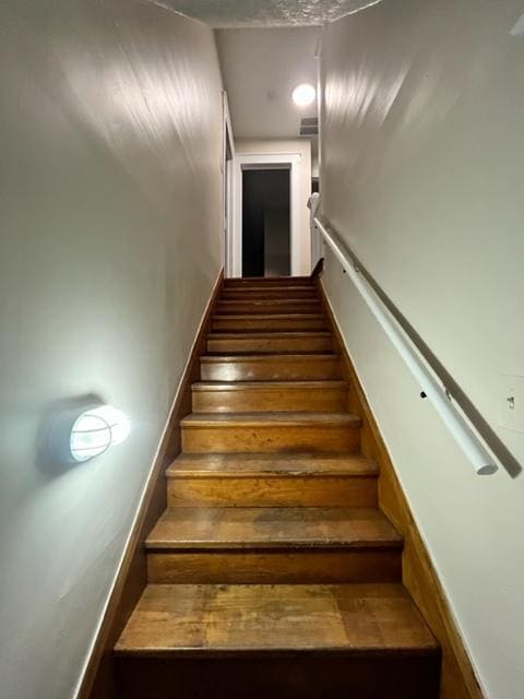 Photo - 252 E 3rd St