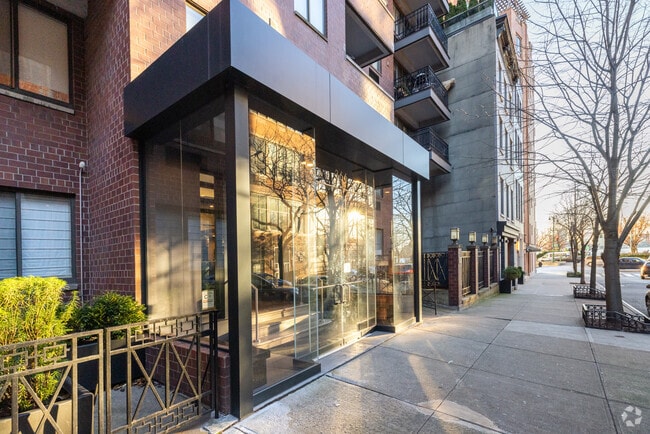 Photo - 366 W 11th St