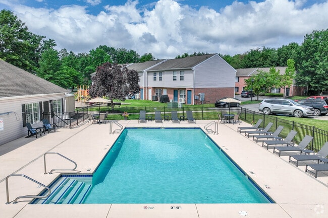 Pool - Wynnwood at Freedom Road