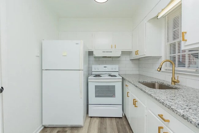 Room in Townhome on Greenbriar Rd