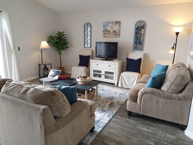 Building Photo - 359 Sir Phillips Dr Rental