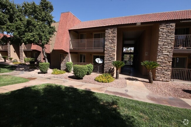 Building Photo - BELLA VITA CONDO - GUARD GATED - LOWER Unit 115