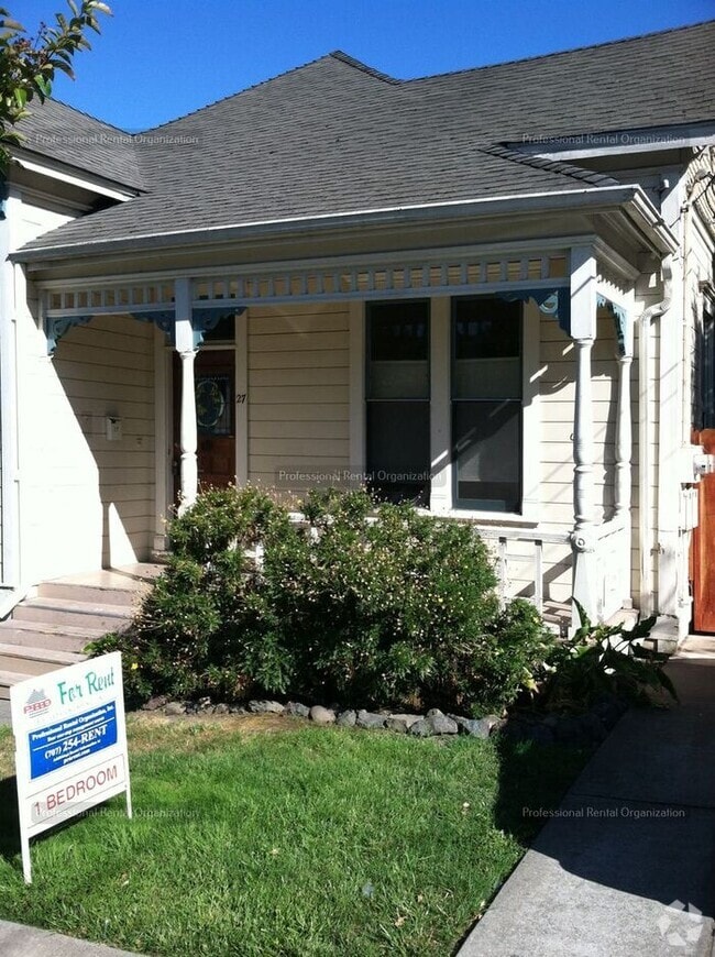 Building Photo - "Coming Soon" -One bedroom Gem in Heart of... Rental