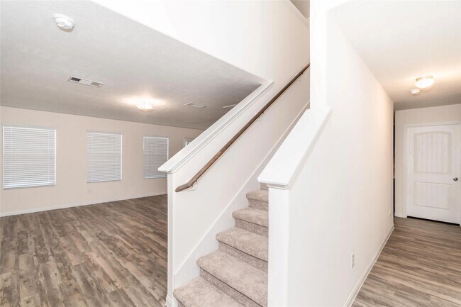 Photo - 29439 Westhope Dr