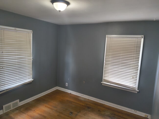 Photo - 7246 Stolle St