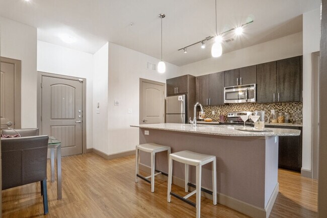 Photo - GRAPEVINE STATION