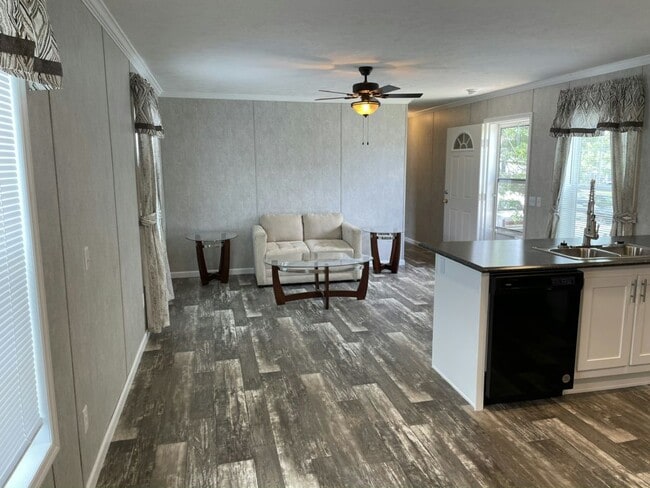 Photo - 145 Del Ct E