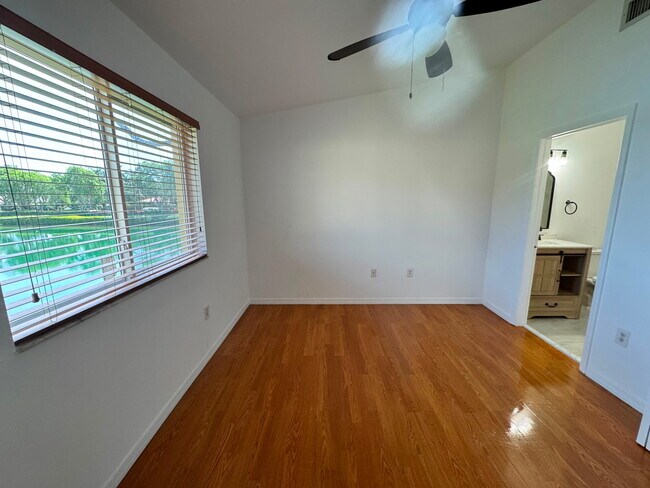 Photo - 3415 NE 9th Dr Unit #202
