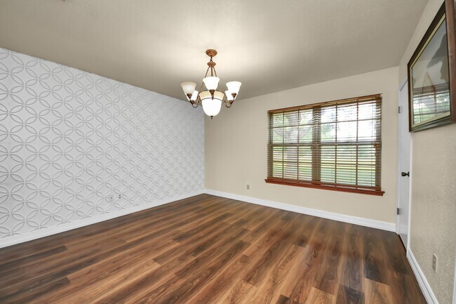 Photo - 8407 Kirchner Rd