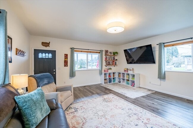 Photo - 365 S 15th St