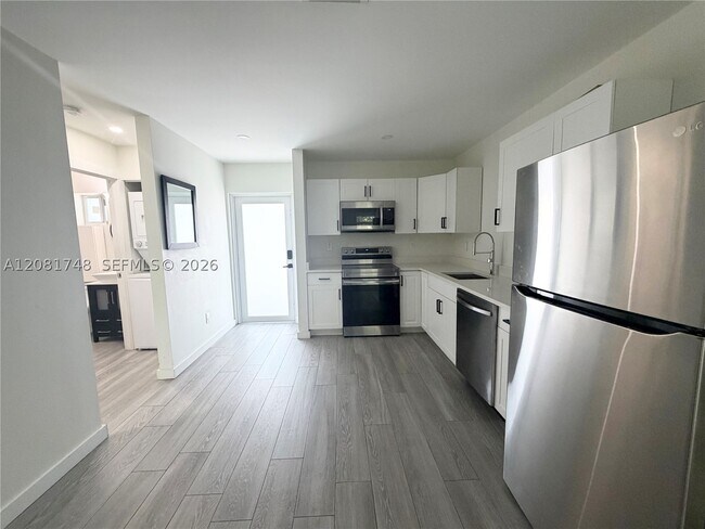 Photo - 208 Meridian Ave Unit 6