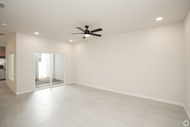 Photo - Colgate Crossings