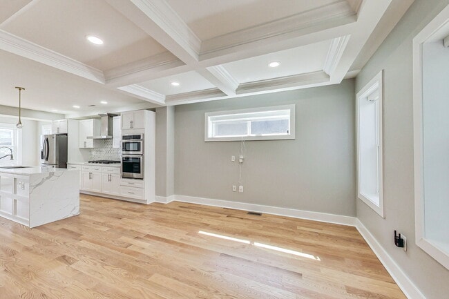 Photo - 1124 Owen Pl NE