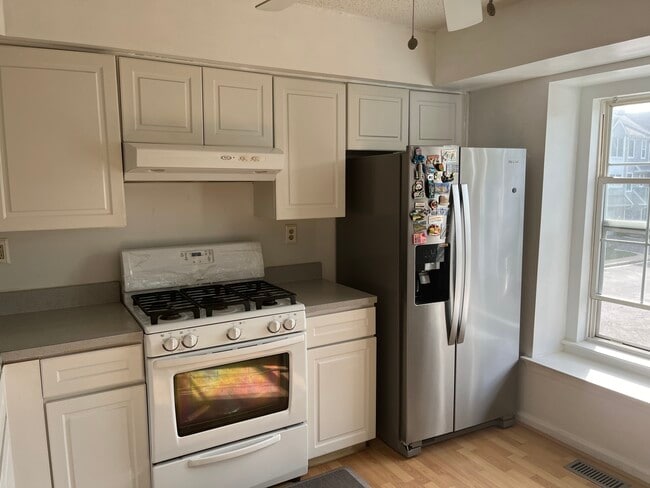 Photo - 109 N Barrow Pl