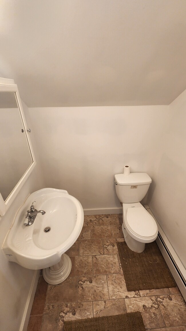 Photo - 38R Monmouth St