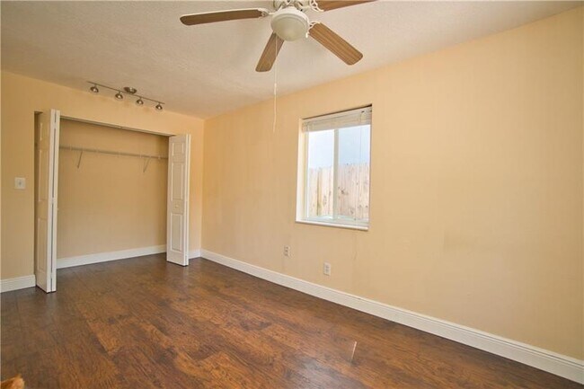 Photo - 412 SW 13th St