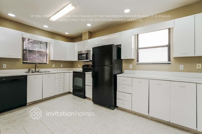 Photo - 653 Middlebury Loop