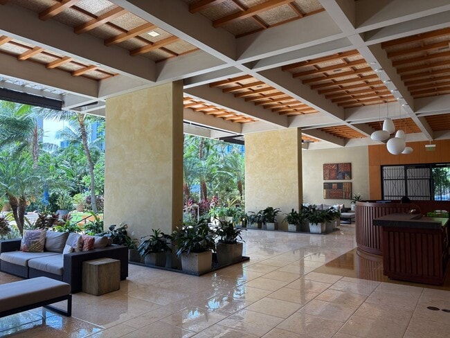 Building Photo - Envelope Yourself in Luxury at The Watermark Waikiki Unit 703