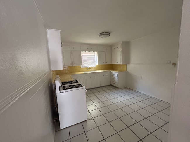 Photo - 1118 Woodley St