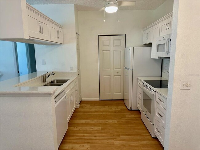 Photo - 624 Arbor Lakes Cir Unit 624