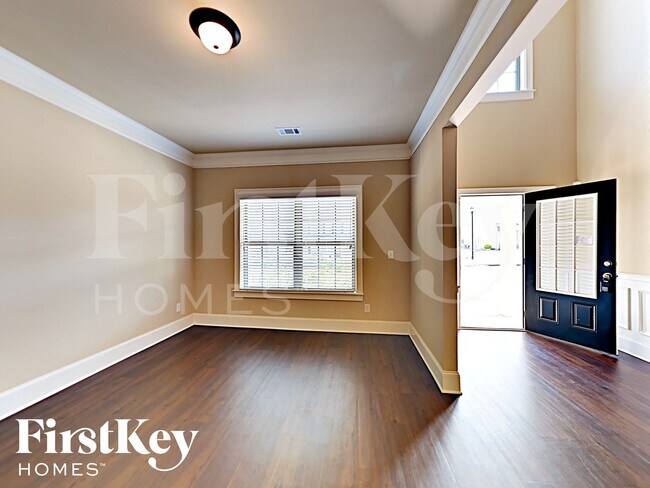 810 Golden Isles Dr