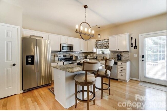 Photo - 4102 Christine Ln