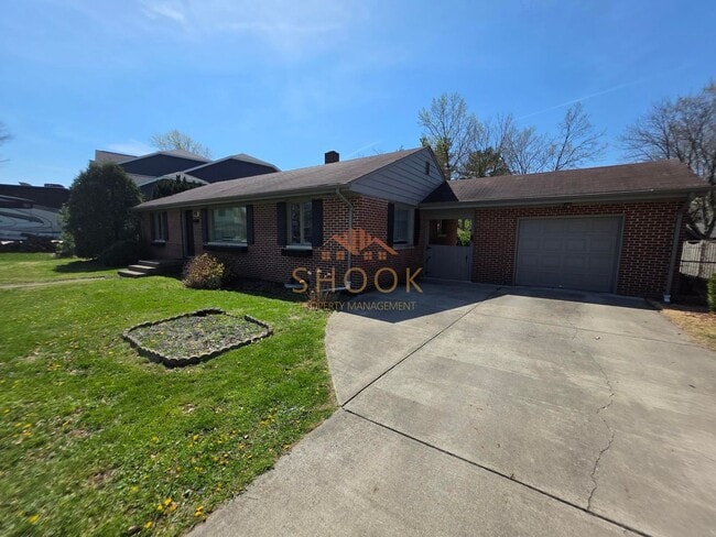Building Photo - LARGER RANCH HOME WITH BASEMENT AND FENCED BACKYARD