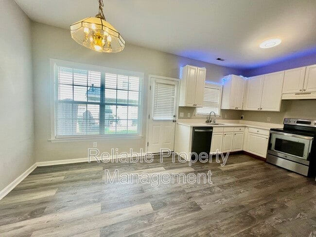 Photo - 2829 Bennington Dr