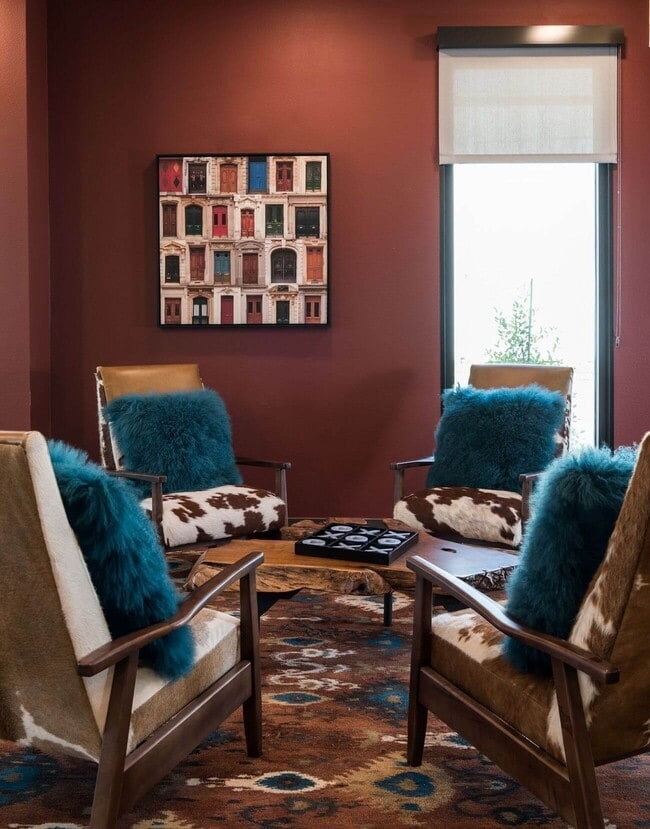 Gateway on Cullen Apartments OffCampus Housing,