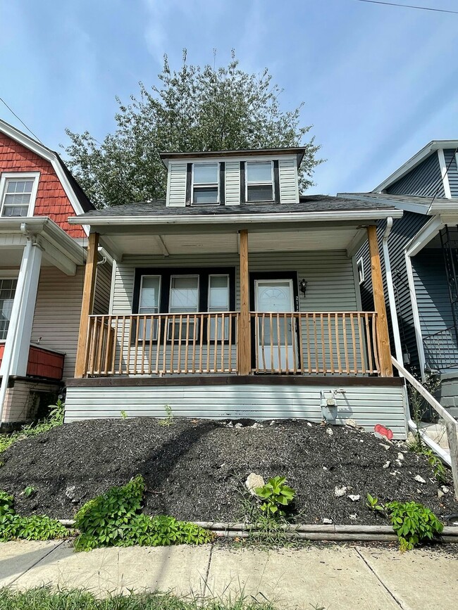 Building Photo - 2115 6th Ave Rental