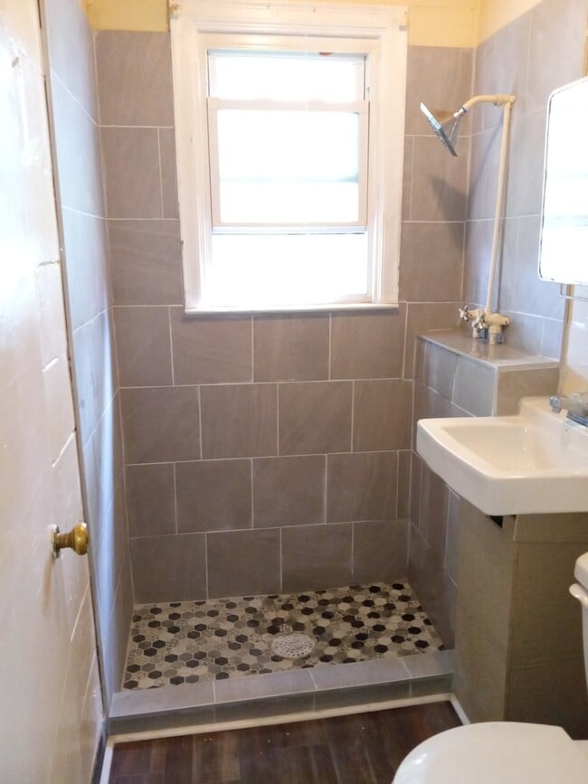 Photo - 2941 Schofield Ave Unit 2941