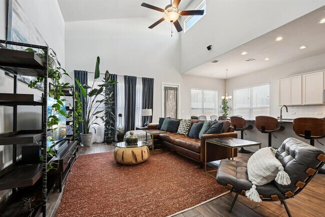 Photo - 11212 Charger Wy