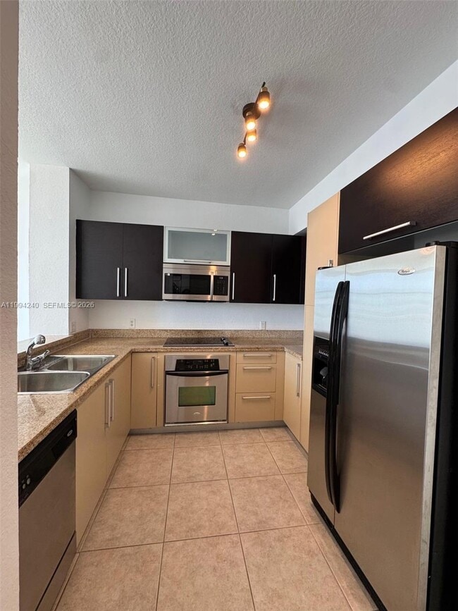 Photo - 500 NE 29th St Unit 907